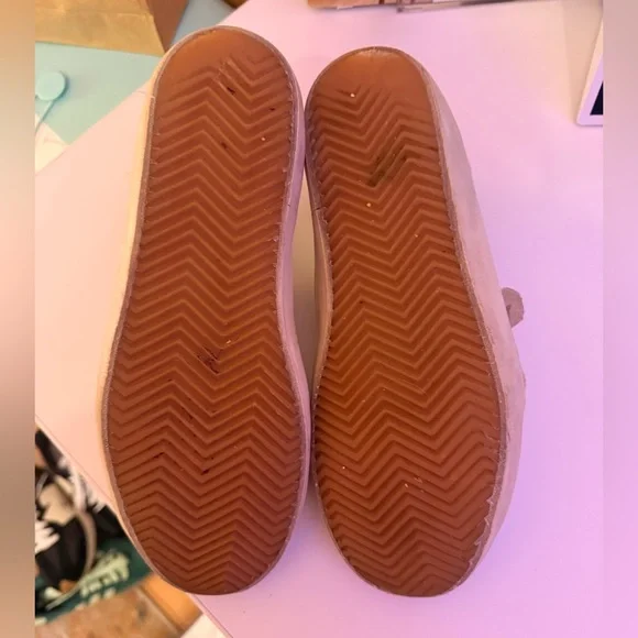 Authentic GOLDEN GOOSE Old School Low Top Velcro Sneakers - White/Gold - 37 - Picture 12 of 16